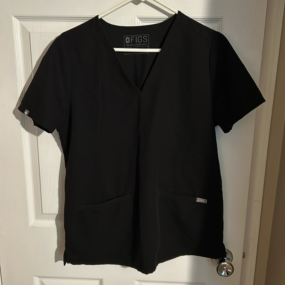 Figs Casma 3 pocket scrub top